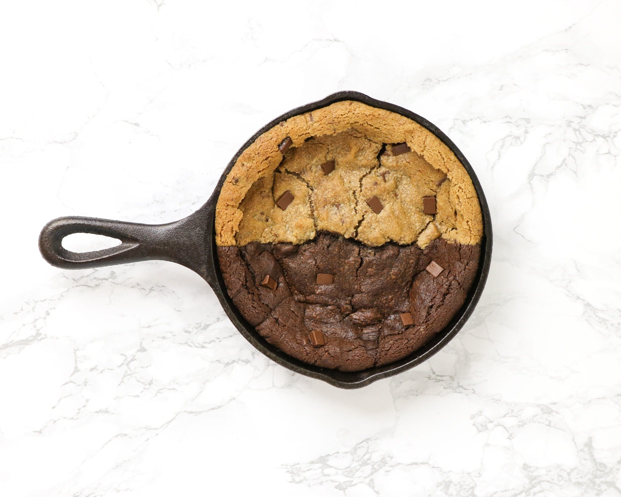 Half Brownie and Half Cookie, Includes Cast Iron Skillet